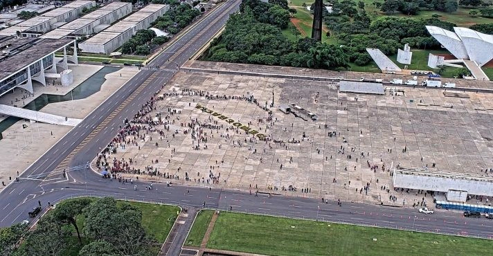 Ato de Lula em Memória ao 8 de Janeiro Atraí Poucos Apoiadores