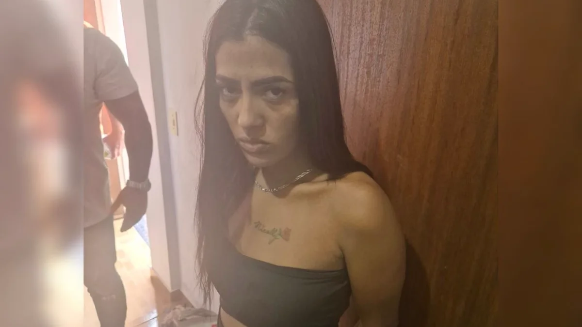 “Tia Carol”, Integrante do PCC, é Presa em Barueri por Tráfico de Drogas