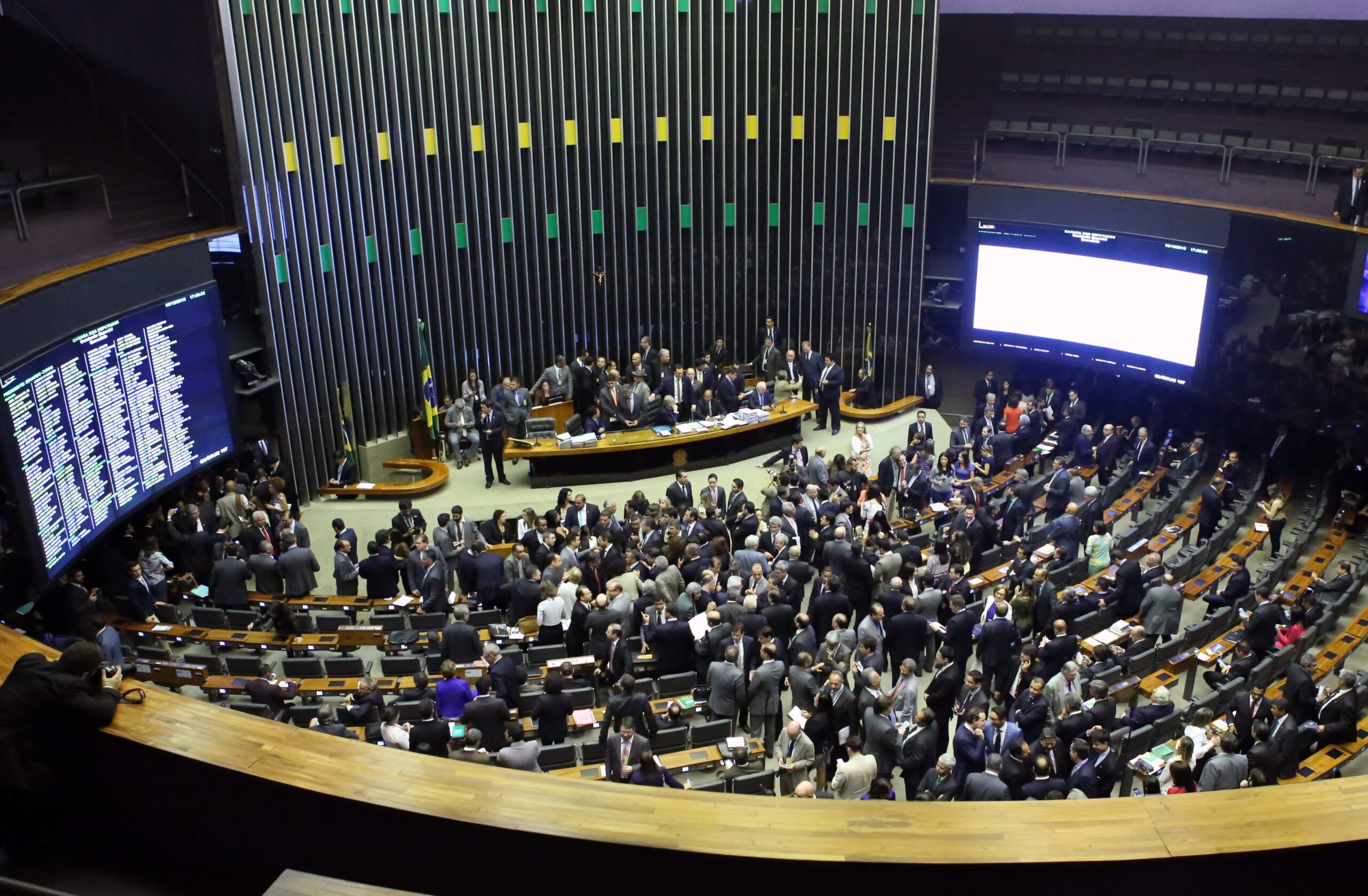 Câmara dos Deputados se Mobiliza para Reduzir Inelegibilidade de Bolsonaro