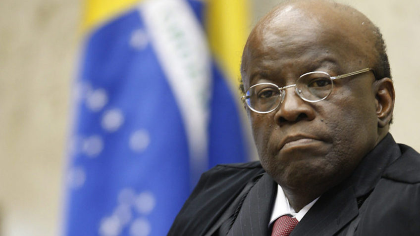 Joaquim Barbosa defende que julgamento sobre tentativa de golpe deveria ser feito no plenário do STF