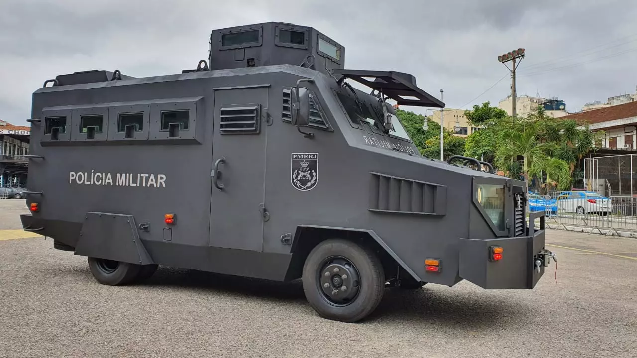 Confronto policial no Rio de Janeiro causa caos no trânsito e assusta motoristas