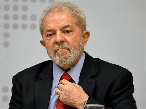 Lula reforça compromisso contra fake news e critica Bolsonaro