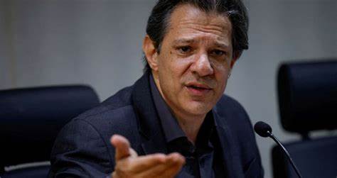 Haddad defende cautela do BC na política de juros para conter inflação