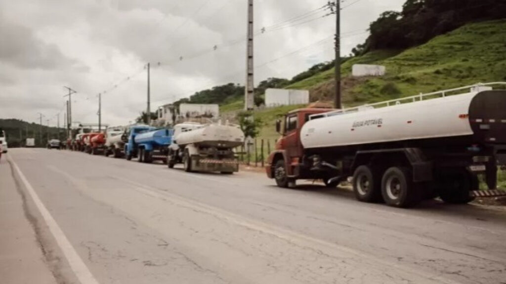 Governo Lula Enfrenta Crise no Abastecimento de Água e Deixa 1,3 Milhão de Nordestinos Sem Carro-Pipa