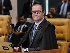 STF Debate Limites para Esterilização Voluntária: Zanin Defende Procedimentos a Partir dos 18 Anos