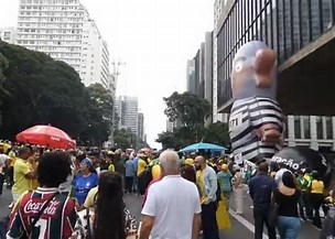 Manifestantes se Reúnem na Avenida Paulista para Protestar contra Lula e Pedir Anistia pelo 8/1