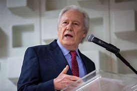 Deputado chama Lula de ladrão e leva puxão de orelha de Lewandowski: “É um líder mundialmente respeitado” Deputado chama Lula de ladrão e leva puxão de orelha de Lewandowski: “É um líder mundialmente respeitado”