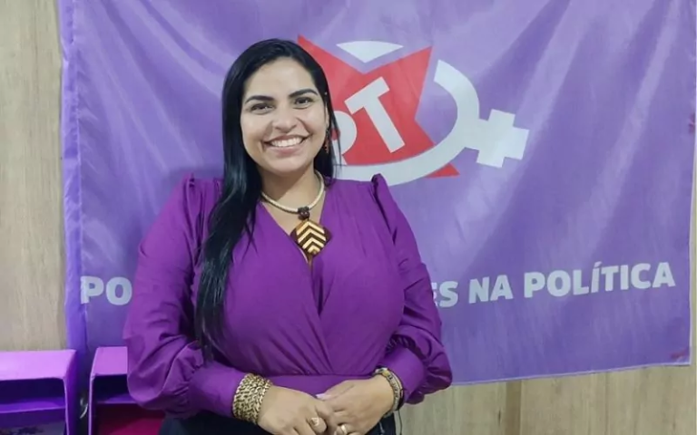 Secretária do PT Gravada Pedindo Desvio de Verba para Campanha: “Preciso de Dinheiro Agora”