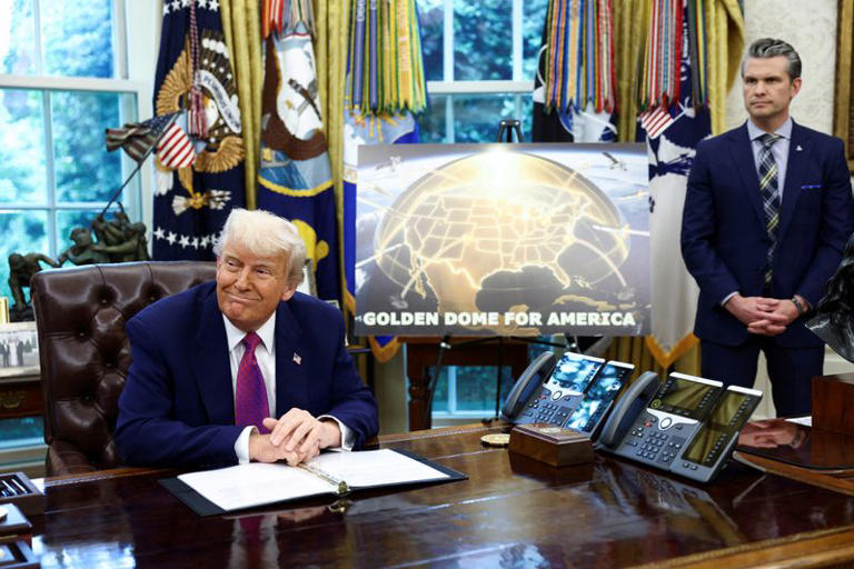Trump lança projeto bilionário de escudo antimísseis, mas verba ainda é mistério Trump lança projeto bilionário de escudo antimísseis, mas verba ainda é mistério