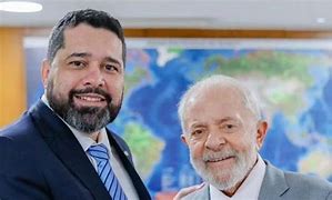 Enquanto os Correios afundam no vermelho, presidente da estatal turbina o próprio salário Enquanto os Correios afundam no vermelho, presidente da estatal turbina o próprio salário