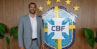 “A camisa do Brasil é verde e amarela, ponto final”, crava novo presidente da CBF “A camisa do Brasil é verde e amarela, ponto final”, crava novo presidente da CBF