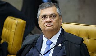 Dino dá aval à Câmara, mas cobra mais transparência nas emendas Dino dá aval à Câmara, mas cobra mais transparência nas emendas