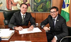 Bolsonaro torra R$ 8 milhões de doações e ex-ministro faz apelo: “Doa um real, dois…” Bolsonaro torra R$ 8 milhões de doações e ex-ministro faz apelo: “Doa um real, dois…”