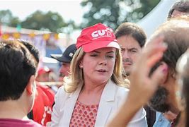 Gleisi reage na Justiça a vereador que reviveu denúncia já arquivada Gleisi reage na Justiça a vereador que reviveu denúncia já arquivada