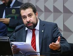 Discord na mira: Boulos pede suspensão do app no Brasil por uso em crimes virtuais Discord na mira: Boulos pede suspensão do app no Brasil por uso em crimes virtuais