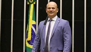 Deputado bolsonarista diz ser alvo de perseguição do STF e recebe apoio da oposição Deputado bolsonarista diz ser alvo de perseguição do STF e recebe apoio da oposição