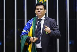 Deputado ataca Gleisi com ofensas misóginas e vira alvo de representação na Câmara Deputado ataca Gleisi com ofensas misóginas e vira alvo de representação na Câmara