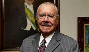 Sarney minimiza o 8 de Janeiro e diz que MDB deve apoiar Lula em 2026 Sarney minimiza o 8 de Janeiro e diz que MDB deve apoiar Lula em 2026