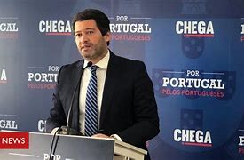 André Ventura interrompe campanha após mal-estar: líder da extrema direita portuguesa grava vídeo no leito André Ventura interrompe campanha após mal-estar: líder da extrema direita portuguesa grava vídeo no leito
