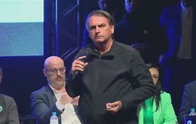 Bolsonaro detona aumento do IOF de Lula: “Querem mais leite, mas sem vaca no pasto” Bolsonaro detona aumento do IOF de Lula: “Querem mais leite, mas sem vaca no pasto”