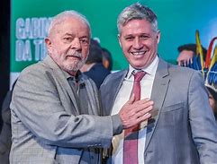 Lula pressiona ministro da Reforma Agrária: “Temos que cumprir o que prometemos”