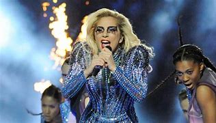 Gaga no coração do Brasil: cantora se emociona e agradece fãs após show histórico em Copacabana Gaga no coração do Brasil: cantora se emociona e agradece fãs após show histórico em Copacabana