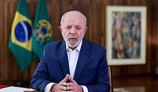 Lula desabafa: “É difícil aprovar algo que ajude pobre e cobre mais dos ricos” Lula desabafa: “É difícil aprovar algo que ajude pobre e cobre mais dos ricos”