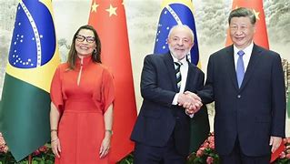 “Não sou enfeite de mesa”: Janja rebate críticas após fala polêmica na China “Não sou enfeite de mesa”: Janja rebate críticas após fala polêmica na China