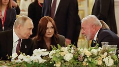 Lula ao lado de Putin critica Trump e condena tarifas unilaterais dos EUA Lula ao lado de Putin critica Trump e condena tarifas unilaterais dos EUA