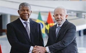 Lula busca empréstimo do BNDES para Angola comprar aviões e quer retomar exportação de serviços Lula busca empréstimo do BNDES para Angola comprar aviões e quer retomar exportação de serviços