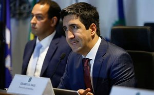 “Lava Jato Fora da Lista: Procurador Fica de Fora da Vaga no TRF-2” “Lava Jato Fora da Lista: Procurador Fica de Fora da Vaga no TRF-2”