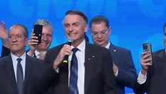 🔥 Ovacionado e Chamado de “Mito”: Bolsonaro Rouba a Cena na Marcha dos Prefeitos 🔥 Ovacionado e Chamado de “Mito”: Bolsonaro Rouba a Cena na Marcha dos Prefeitos