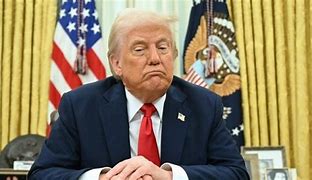 Trump chama Powell de teimoso, mas diz que não pretende demiti-lo Trump chama Powell de teimoso, mas diz que não pretende demiti-lo