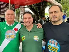 PF Indicia Bolsonaro, Carlos e Ramagem por Espionagem Clandestina com a “Abin Paralela” PF Indicia Bolsonaro, Carlos e Ramagem por Espionagem Clandestina com a “Abin Paralela”