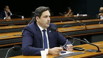 Deputados questionam contrato do governo Lula com ONG ligada a sindicato de metalúrgicos Deputados questionam contrato do governo Lula com ONG ligada a sindicato de metalúrgicos