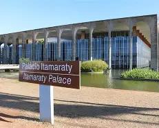 Brasil repudia ataques dos EUA e Israel ao Irã: “Grave ameaça à paz global”