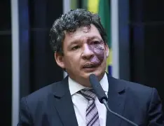 Deputado do PT critica excesso de ministérios e defende reforma para recuperar popularidade de Lula