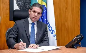 Câmara confirma cassação de Carla Zambelli após condenação do STF Câmara confirma cassação de Carla Zambelli após condenação do STF