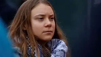 Interceptado no mar: Barco com Greta Thunberg chega a Israel após missão humanitária ser interrompida Interceptado no mar: Barco com Greta Thunberg chega a Israel após missão humanitária ser interrompida