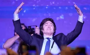 Milei assume liderança em aprovação na América do Sul, enquanto popularidade de Lula despenca