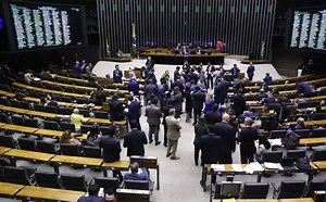 Câmara dá sinal de alerta ao Planalto e acelera projeto para barrar alta do IOF Câmara dá sinal de alerta ao Planalto e acelera projeto para barrar alta do IOF