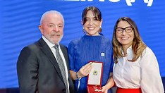 Show de luxo: Governo paga R$ 168 mil a Roberta Sá por apresentação em jantar com Macron Show de luxo: Governo paga R$ 168 mil a Roberta Sá por apresentação em jantar com Macron
