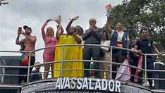 Chuva, Cores e Coragem: Parada LGBT+ em SP vira palco de protestos e celebração da diversidade