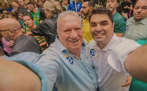 Justiça cassa mandatos do prefeito e vice de Itapema por suspeita de abuso nas eleições