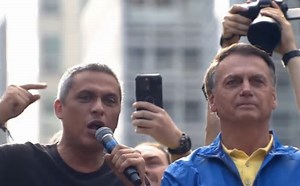 Bolsonaro ressuscita Trump e adota “Make Brazil Great Again” em protesto  na Paulista