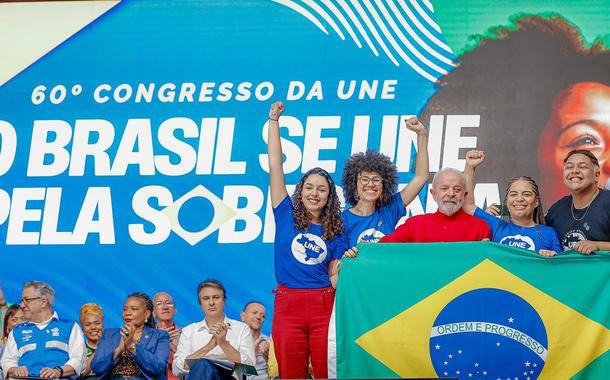 “Vai pedir bênção pro Trump lá nos EUA!” — Lula ironiza Bolsonaro e dispara contra tutela estrangeira