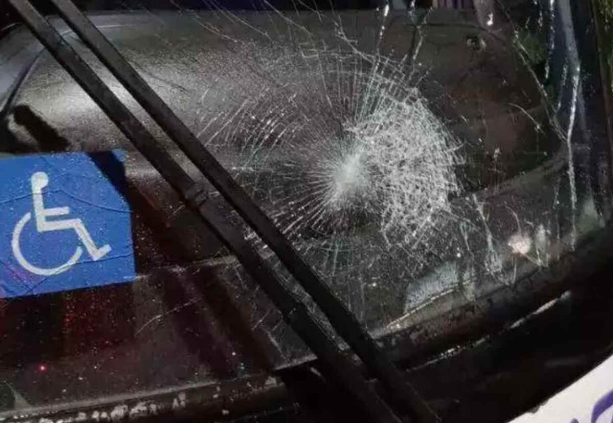 🚨 Onda de vandalismo atinge transporte público de SP: 35 ônibus atacados em 24 horas