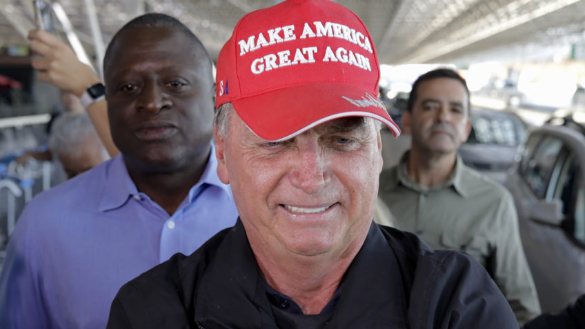 Bolsonaro se espelha em Trump e agradece apoio: “Obrigado por existir”