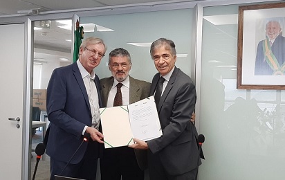 Professor da UFRJ que sugeriu “guilhotina” contra filha de Roberto Justus foi secretário no governo Lula