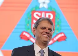 Tarcísio ecoa Trump e sai em defesa de Bolsonaro nas redes